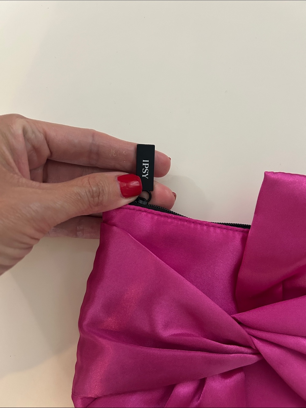ipsy Hot Pink Satin Bow makeup bag - Picture 2 of 5